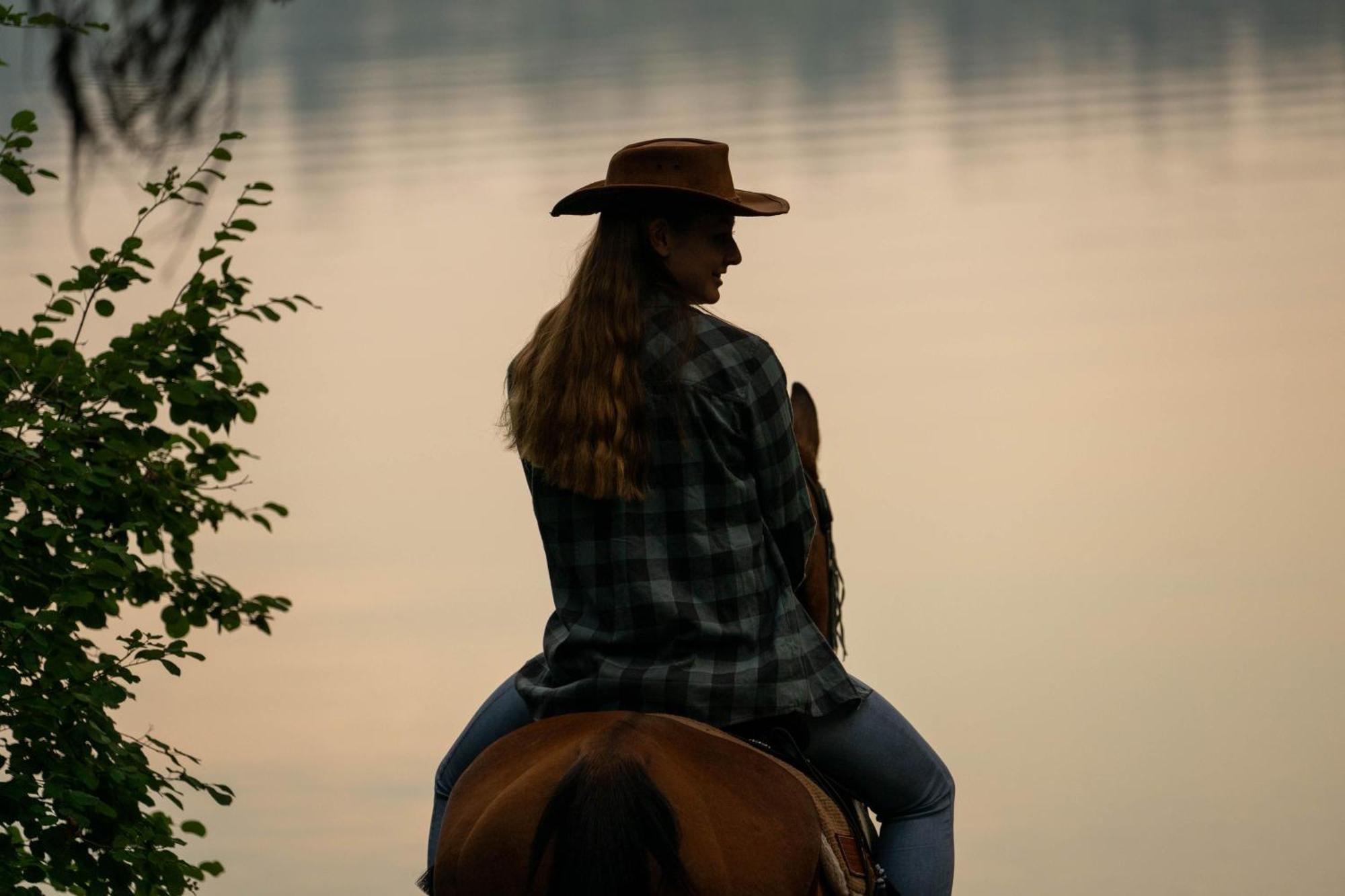 Beaver Guest Ranch Bridge Lake Extérieur photo