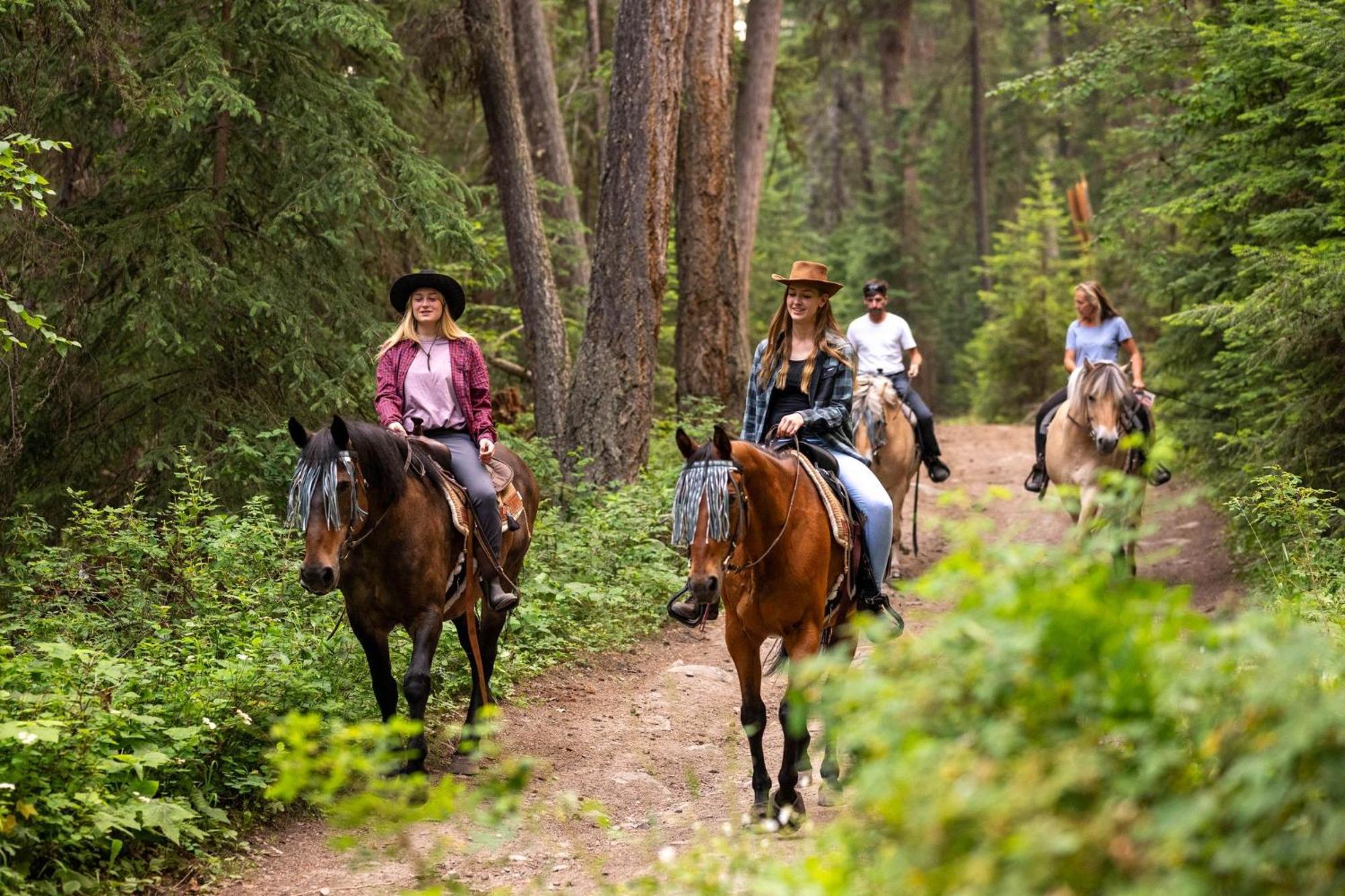 Beaver Guest Ranch Bridge Lake Extérieur photo